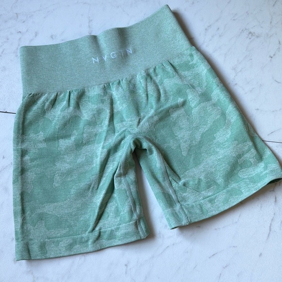 NVGTN Pants - NWOT 🎋NVGTN Camo High Waisted Shorts in Sage Green; size small